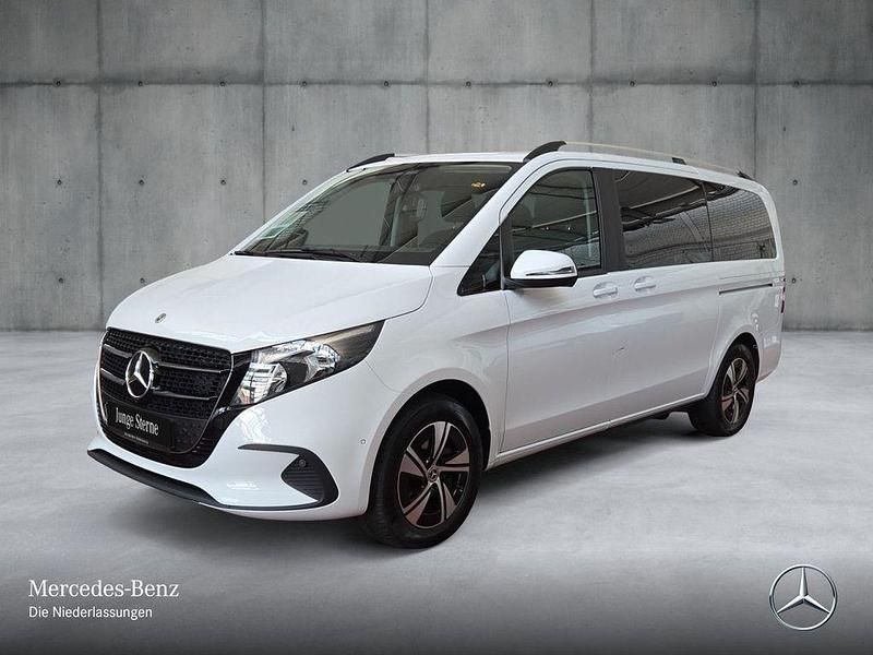 Gebraucht Mercedes V220 163 PS (119 kW) 2024 Weiß Van / Kleinbus
