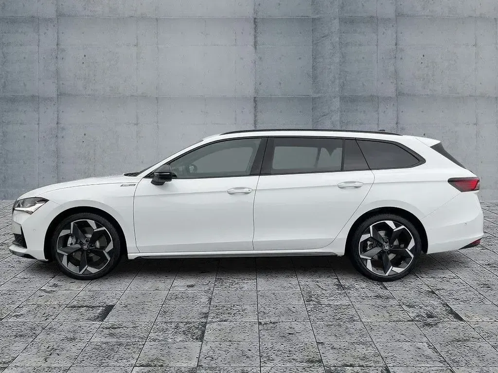 Gebraucht Skoda Superb SportLine 193 PS (141 kW) 2026 Grau Kombi