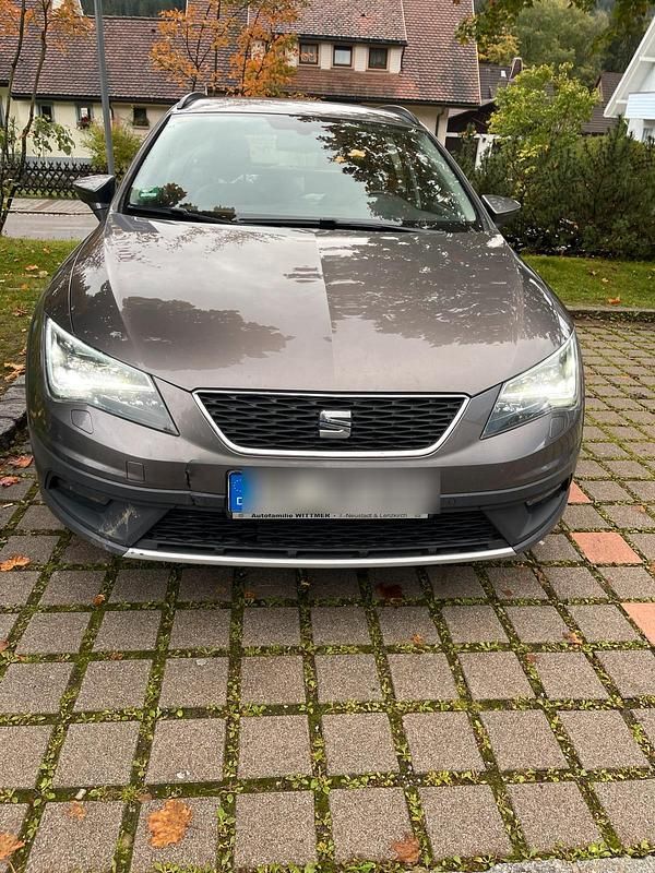 Grau Gebraucht 2015 Seat Leon X-Perience Kombi | 11.000 € (Superpreis) - Bild 1/4