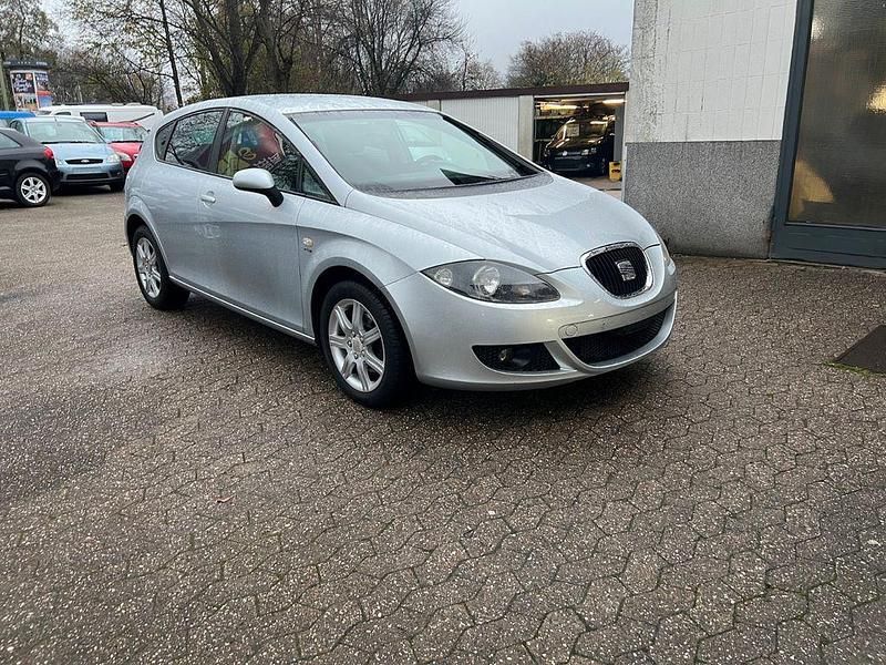Silber Gebraucht 2006 Seat Leon Stylance Limousine | 2.980 € (Fairer Preis) - Bild 1/4