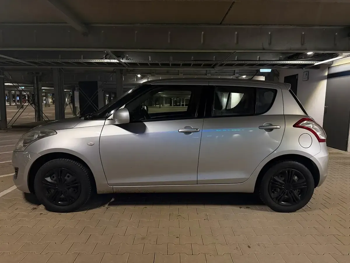 Gebraucht Suzuki Swift 94 PS (69 kW) 2012 Silber Kleinwagen