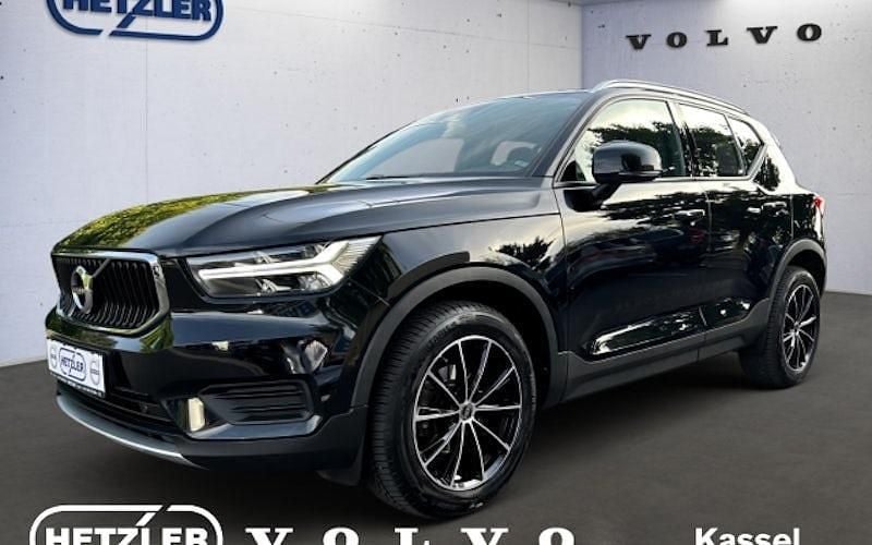 Schwarz Gebraucht 2019 Volvo XC40 Momentum SUV | 19.850 € (Fairer Preis) - Bild 1/4