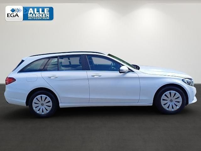 Gebraucht Mercedes C180 156 PS (114 kW) 2018 Weiß Limousine