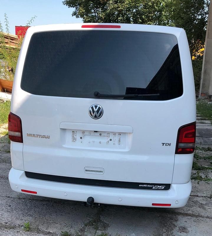 Gebraucht VW Multivan 180 PS (132 kW) 2012 Weiß Van
