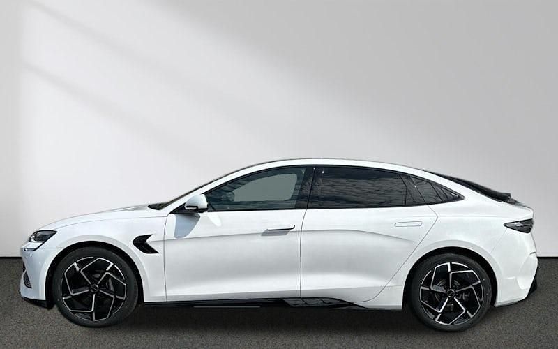 Neu BYD Seal Design 230 kW (313 PS) 2026 Polar white Limousine