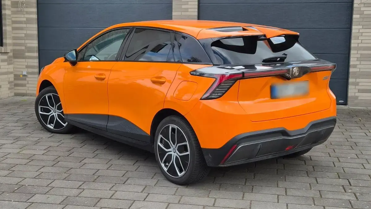 Gebraucht MG MG4 EV Luxury 150 kW (204 PS) 2023 Orange Kleinwagen