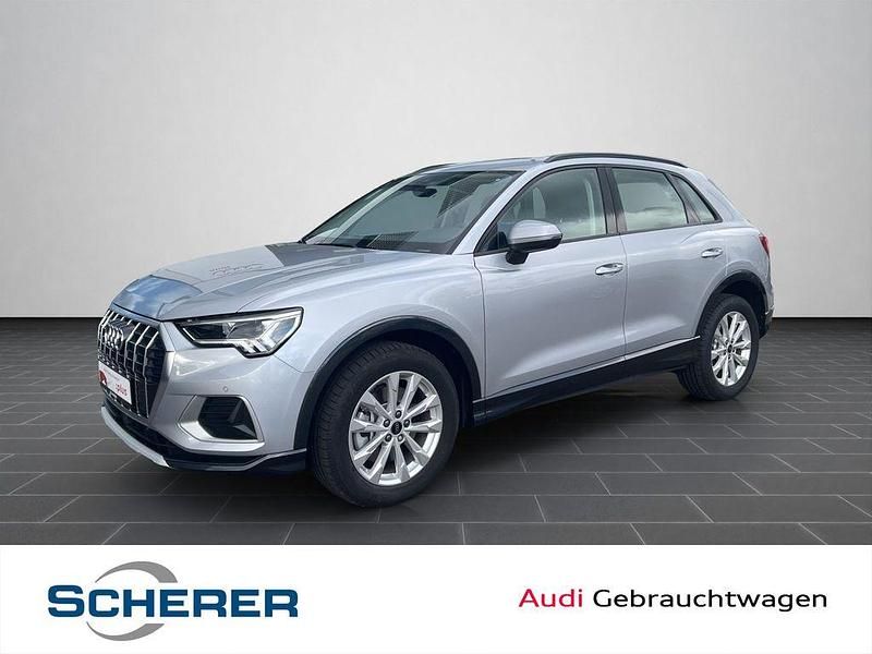 Florettsilber metallic (metallic) Gebraucht 2024 Audi Q3 Advanced Plus SUV | 39.990 € (Fairer Preis) - Bild 1/4