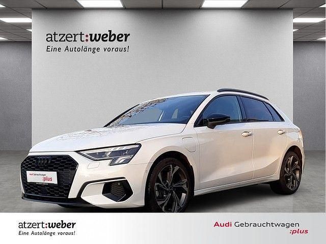 Gletscherweiß metallic Gebraucht 2024 Audi A3 Sportback e-tron Advanced Plus Kleinwagen | 33.890 € (Teuer) - Bild 1/4