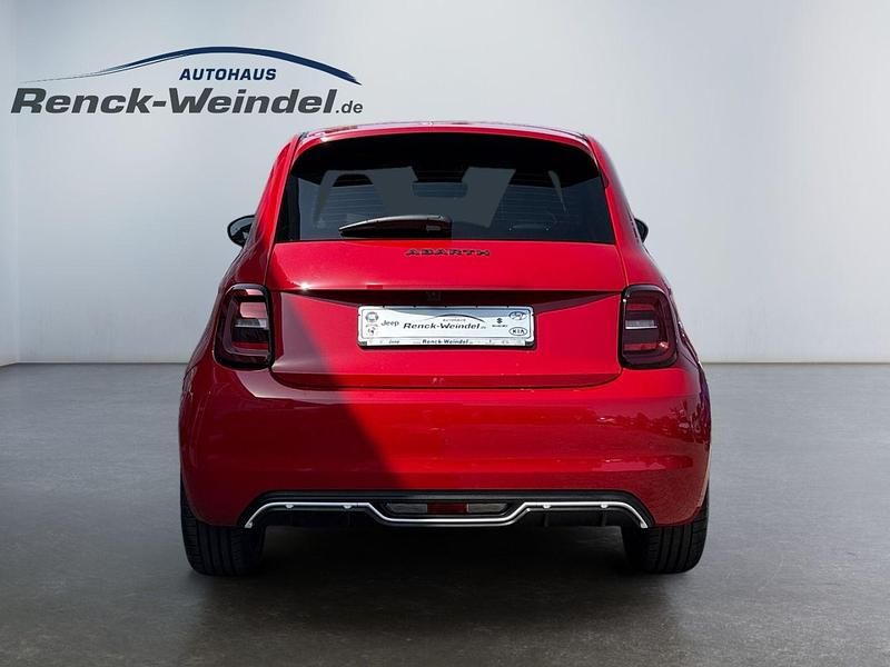 Neu Abarth 500e Turismo 114 kW (155 PS) 2025 Rot Kleinwagen