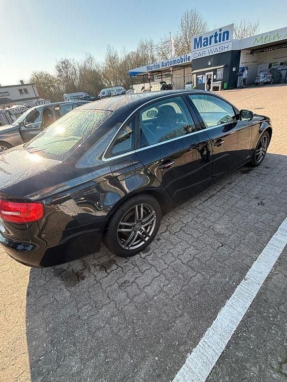 Second-hand Audi A4 Ambiente 170 CP (125 kW) 2012 Negru Berlinǎ