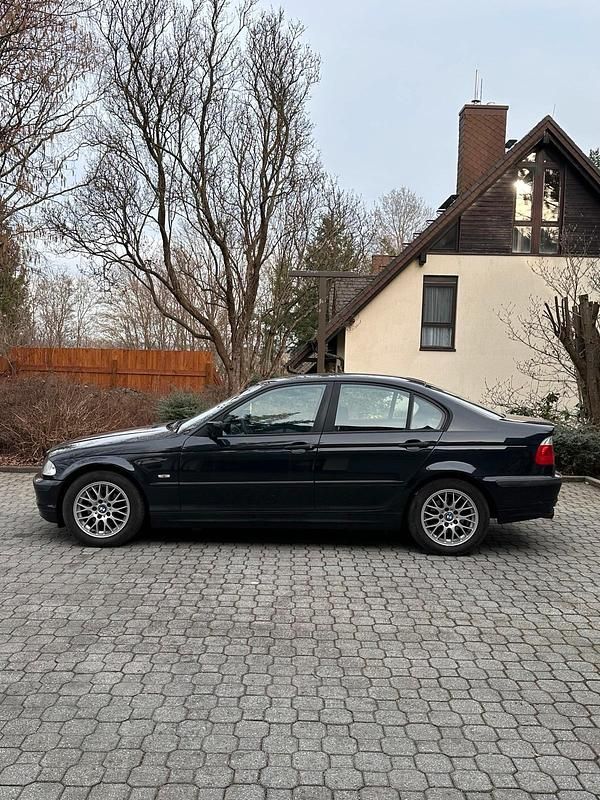 Gebraucht BMW 316 105 PS (77 kW) 2000 Schwarz Limousine