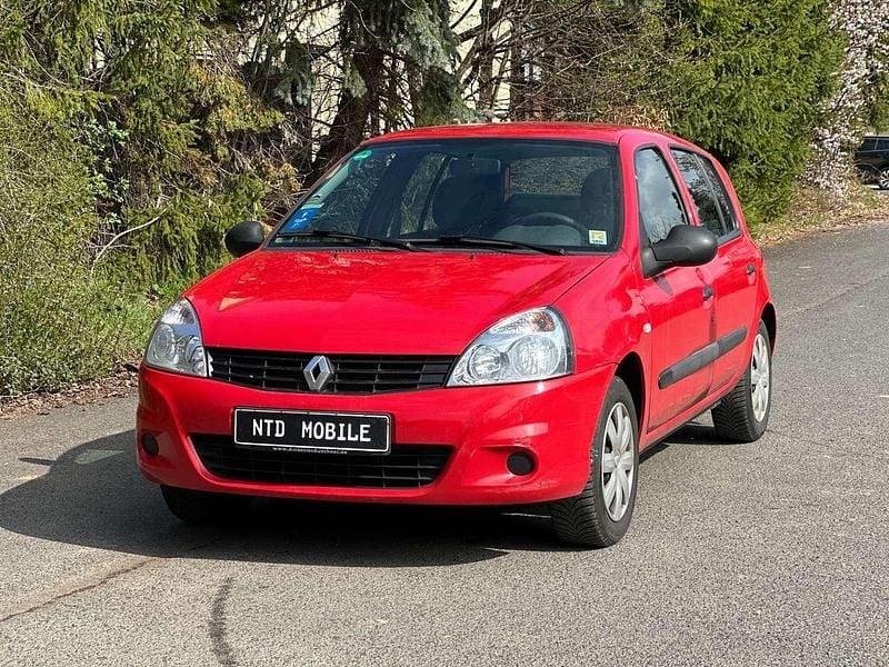 Gebraucht Renault Clio II Authentique 58 PS (42 kW) 2009 Hellrot Kleinwagen