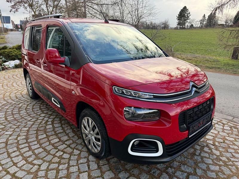 Gebraucht Citroën Berlingo Feel 131 PS (96 kW) 2019 Rot Van / Kleinbus