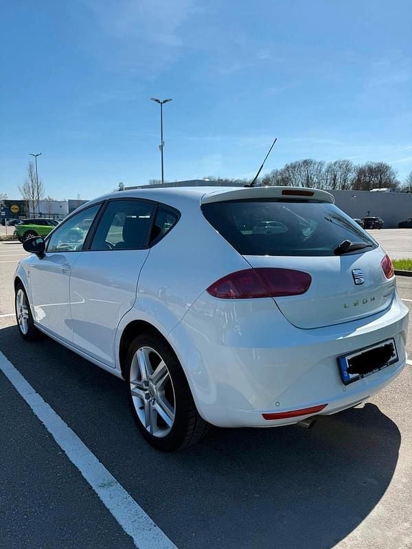Gebraucht Seat Leon 105 PS (77 kW) 2012 Weiß Kleinwagen