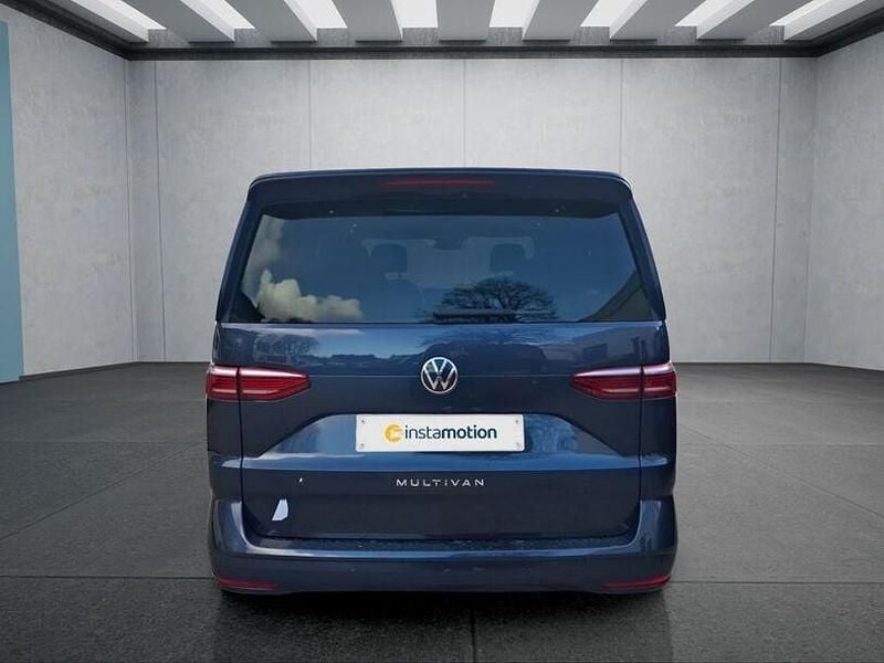 Gebraucht VW Multivan 150 PS (110 kW) 2024 Blau Van