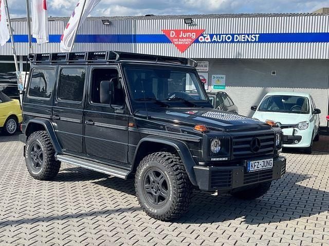 Schwarz Gebraucht 2018 Mercedes G350 SUV | 109.990 € - Bild 1/4