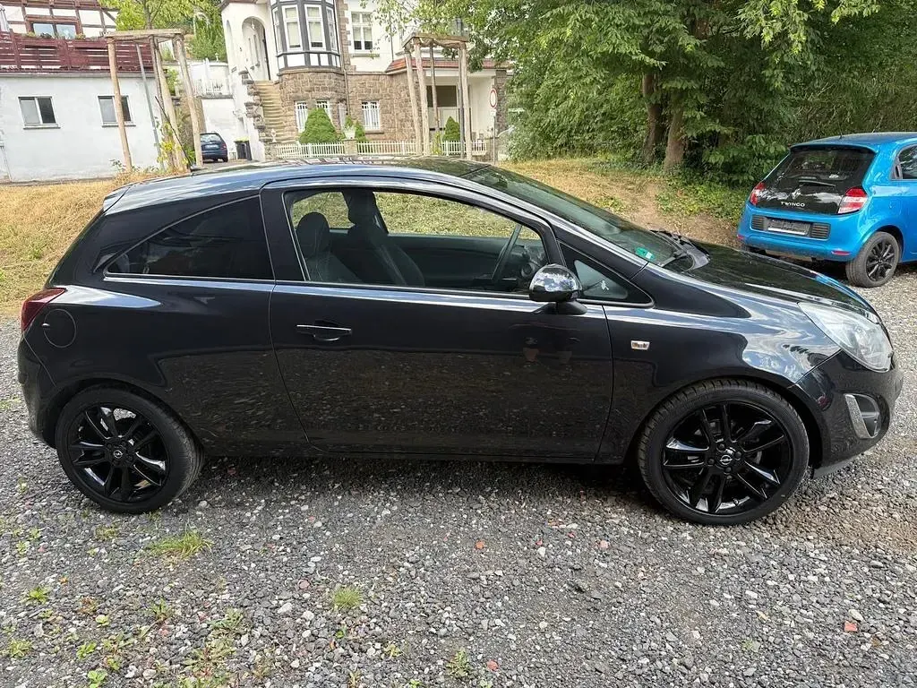 Gebraucht Opel Corsa Color Edition 69 PS (50 kW) 2013 Schwarz Kleinwagen