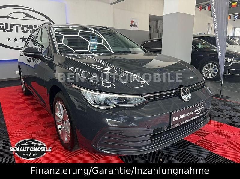 Grau Gebraucht 2022 VW Golf VIII Life Kombi | 16.660 € (Fairer Preis) - Bild 1/4