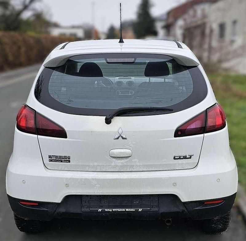 Gebraucht Mitsubishi Colt Intense 95 PS (69 kW) 2011 Weiß Kleinwagen