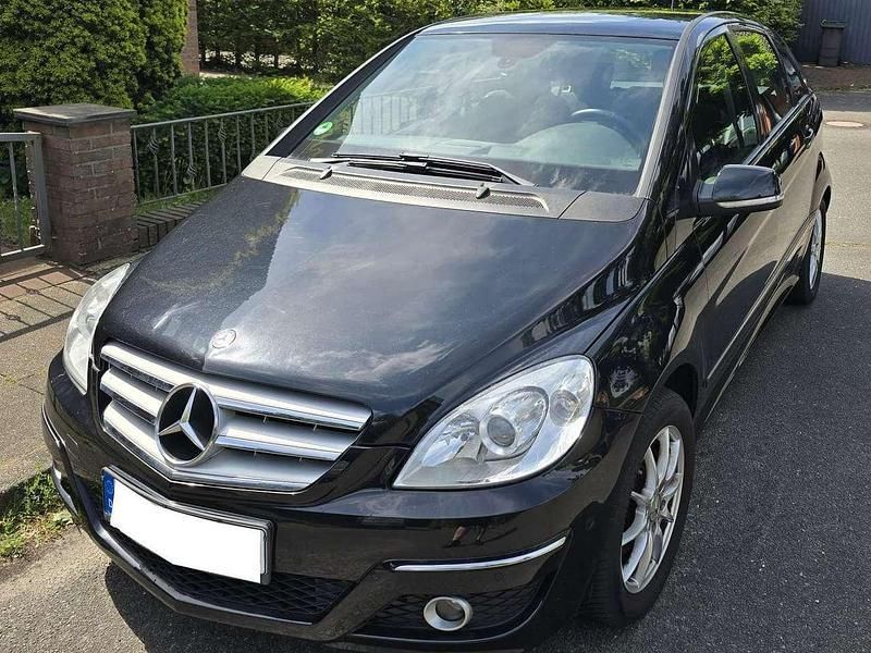 Schwarz Gebraucht 2009 Mercedes B180 Van / Kleinbus | 2.900 € (Guter Preis) - Bild 1/4