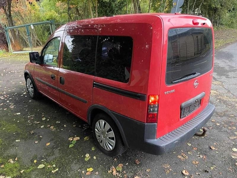 Rot Gebraucht 2009 Opel Combo Kombi | 3.595 € (Etwas zu teuer) - Bild 1/4