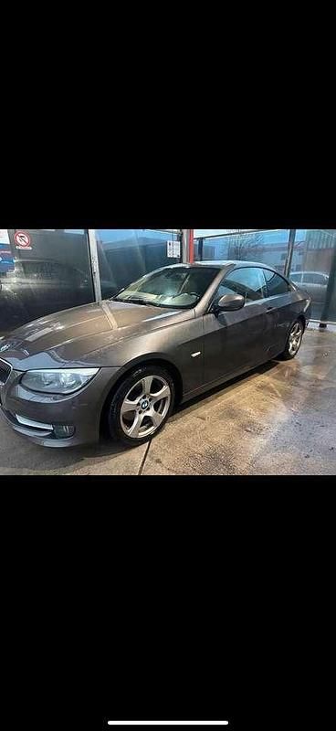 Gebraucht BMW 320 184 PS (135 kW) 2010 Coupé