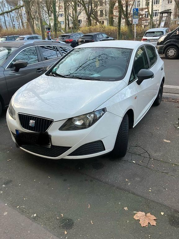 Weiß Gebraucht 2009 Seat Ibiza Reference Limousine | 1.599 € (Superpreis) - Bild 1/4