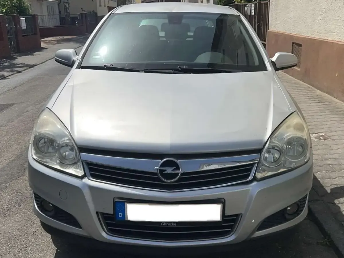 Gebraucht Opel Astra Edition 116 PS (85 kW) 2007 Grau Limousine
