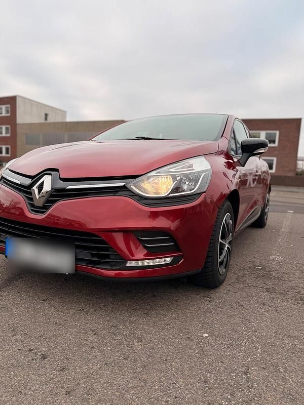 Gebraucht Renault Clio IV 90 PS (66 kW) 2016 Rot Limousine
