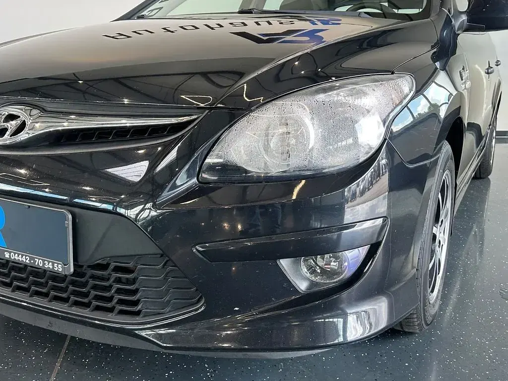 Gebraucht Hyundai i30 Classic 109 PS (80 kW) 2011 Schwarz Limousine