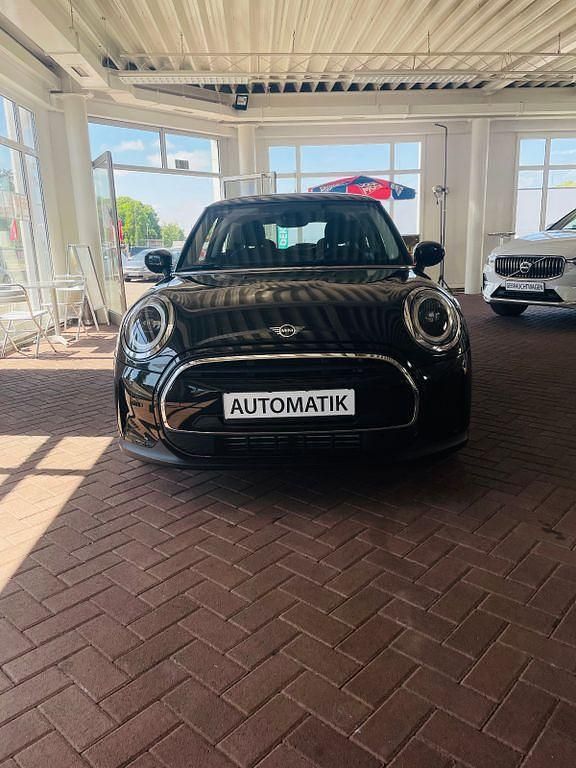 Gebraucht Mini ONE Essential 102 PS (75 kW) 2022 Schwarz Kleinwagen