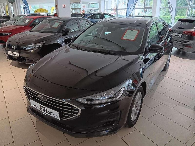 Gebraucht Ford Focus Titanium 125 PS (91 kW) 2022 Obsidian schwarz metallic Kombi