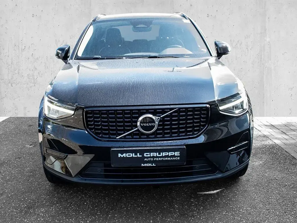 Gebraucht Volvo XC40 Plus 197 PS (144 kW) 2023 Black solid (stone) SUV