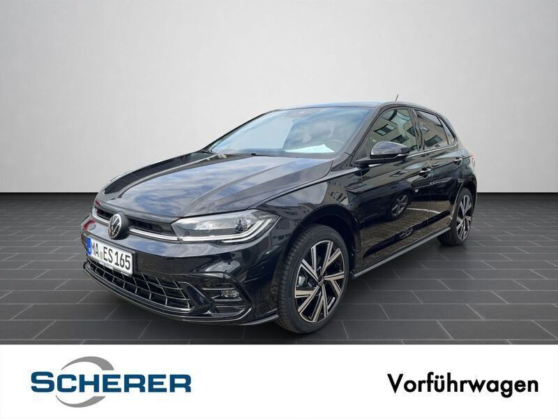 Deep black perleffekt (metallic) Gebraucht 2024 VW Polo R-line Limousine | 25.490 € (Fairer Preis) - Bild 1/4