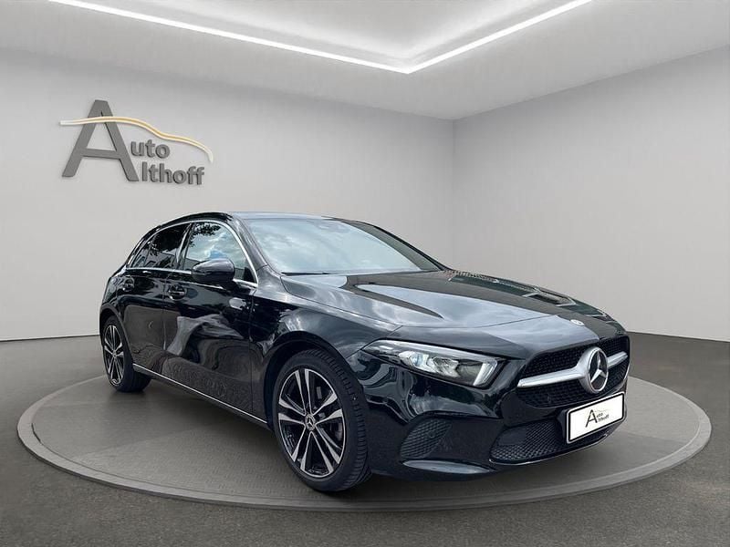 Schwarz Gebraucht 2019 Mercedes A200 Edition 1 Limousine | 21.999 € (Guter Preis) - Bild 1/4