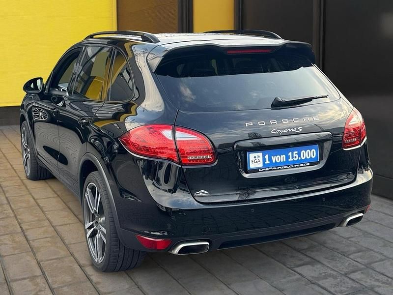 Gebraucht Porsche Cayenne 400 PS (294 kW) 2011 Schwarz metallic SUV