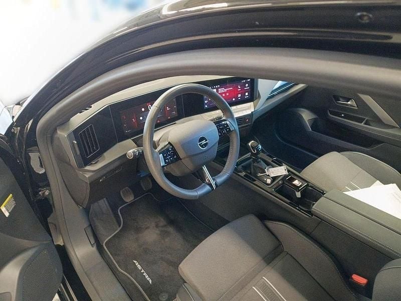 Gebraucht Opel Astra 131 PS (96 kW) 2024 Schwarz Kombi