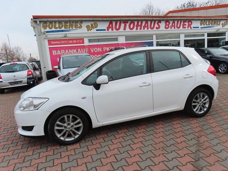 Gebraucht Toyota Auris Life 132 PS (97 kW) 2009 Weiß Kleinwagen