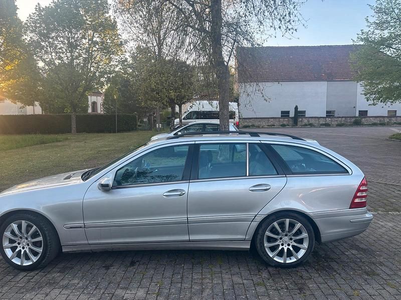 Usata Mercedes C220 143 CV (105 kW) 2003 Argento Station wagon