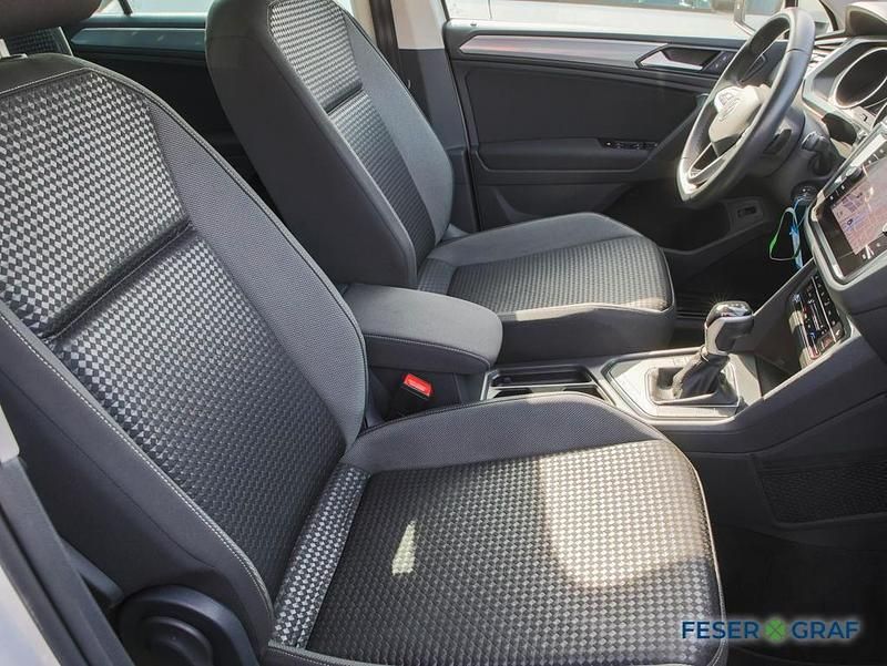 Gebraucht VW Tiguan Active 150 PS (110 kW) 2022 Pure white SUV