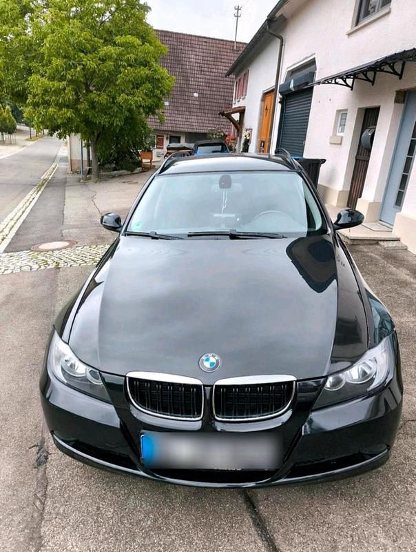 Gebraucht BMW 318 143 PS (105 kW) 2008 Schwarz Kombi