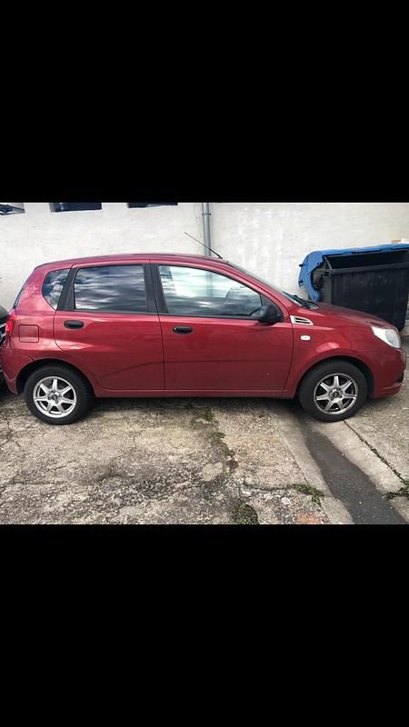 Gebraucht Chevrolet Aveo 2010 Rot Kleinwagen