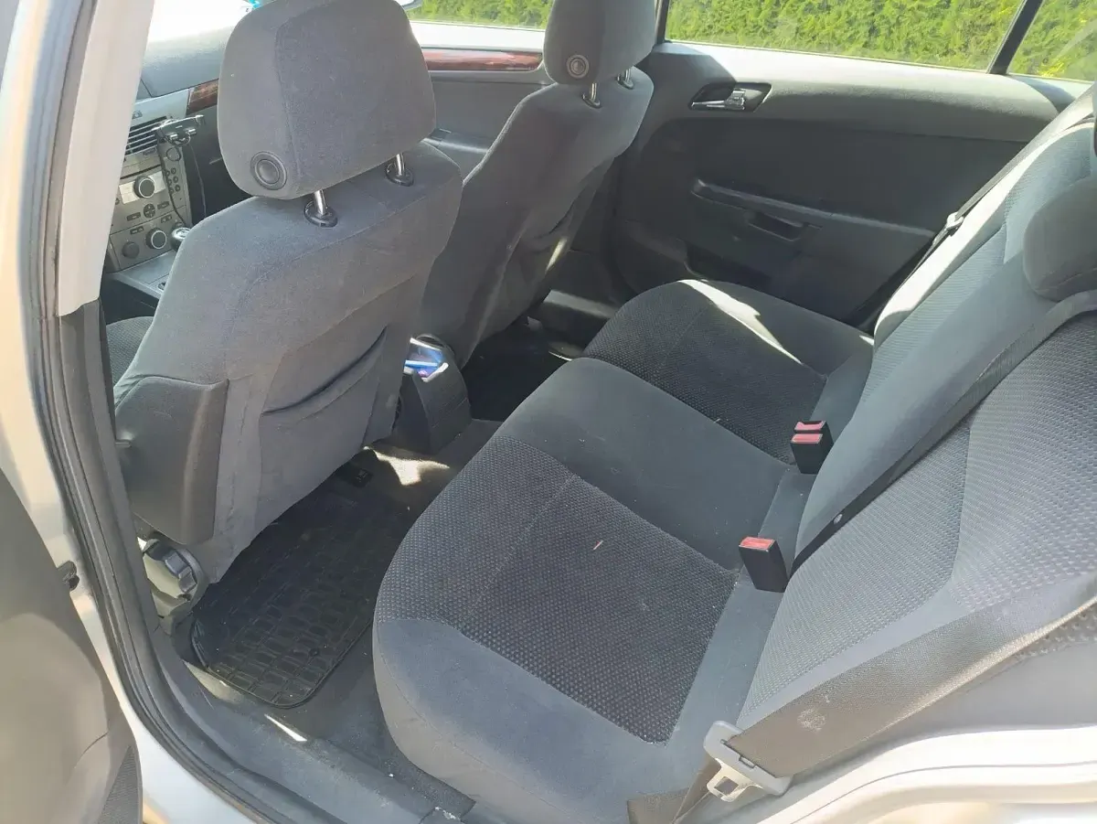 Gebraucht Opel Astra Elegance 125 PS (91 kW) 2004 Silber Kombi