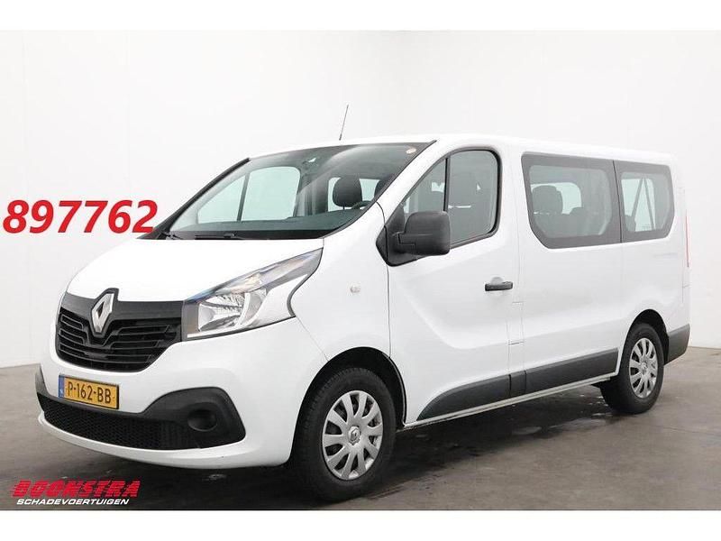 Gebraucht Renault Trafic Expression 97 PS (71 kW) 2017 Weiß Van / Kleinbus