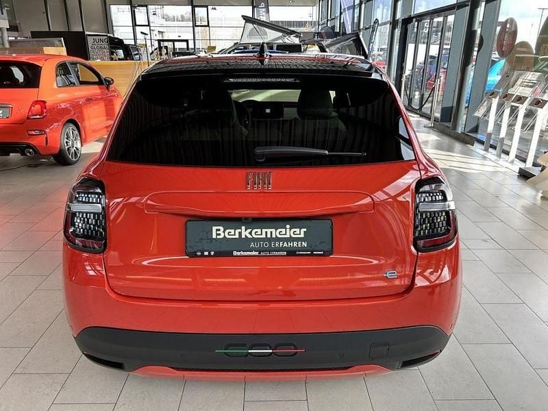 Gebraucht Fiat 600E La Prima 114 kW (156 PS) 2023 Sun of italy (orange) Kleinwagen