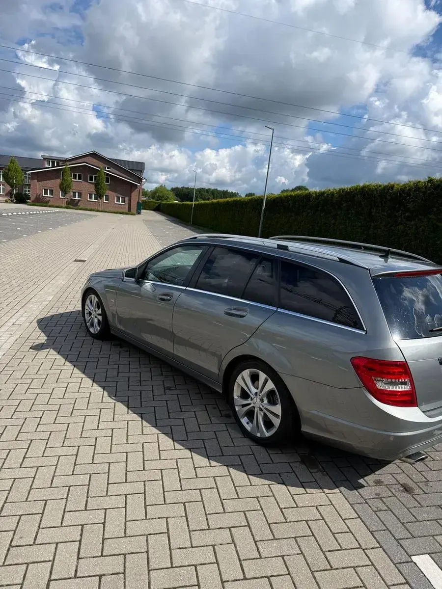 Gebraucht Mercedes C220 170 PS (125 kW) 2012 Grau Kombi
