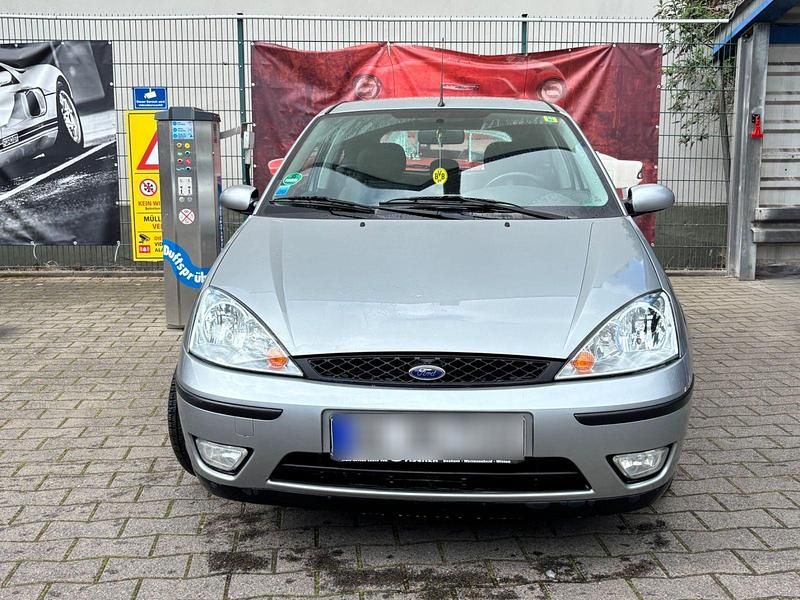 Gebraucht Ford Focus 101 PS (74 kW) 2003 Silber Kleinwagen