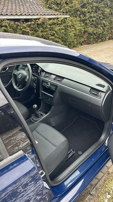 Gebraucht Skoda Rapid Active 90 PS (66 kW) 2017 Blau Kleinwagen