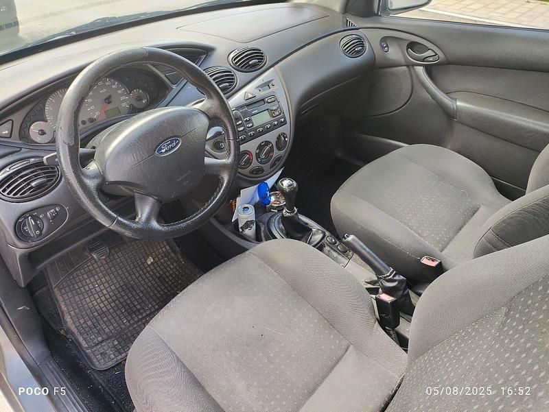 Silber Gebraucht 2003 Ford Focus Kleinwagen | 500 € (Superpreis) - Bild 1/4