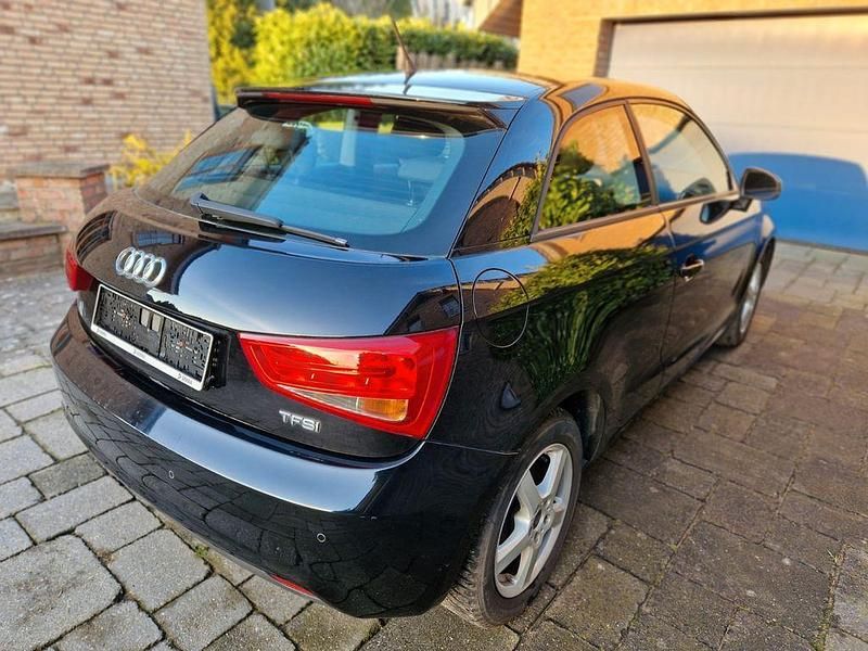 Gebraucht Audi A1 Attraction 86 PS (63 kW) 2011 Schwarz Kleinwagen